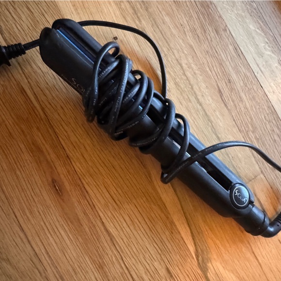 Solia Other - Solis Black Hair Straightener